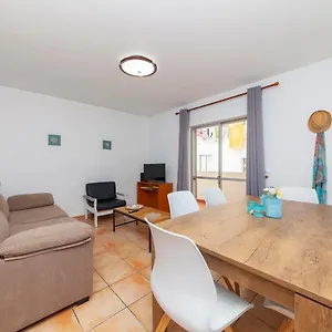Apartamento B18 - Village Street, Lagos